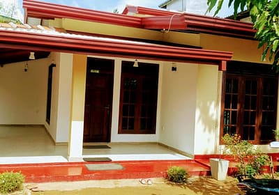 Moratuwa Katubedah 3 Rooms Newly Built in 11P Solid House for Sale