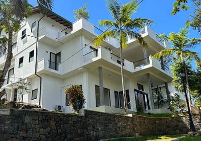 10+ Room Villa on 8 Acre Property for Sale – LKR. 200,000,000